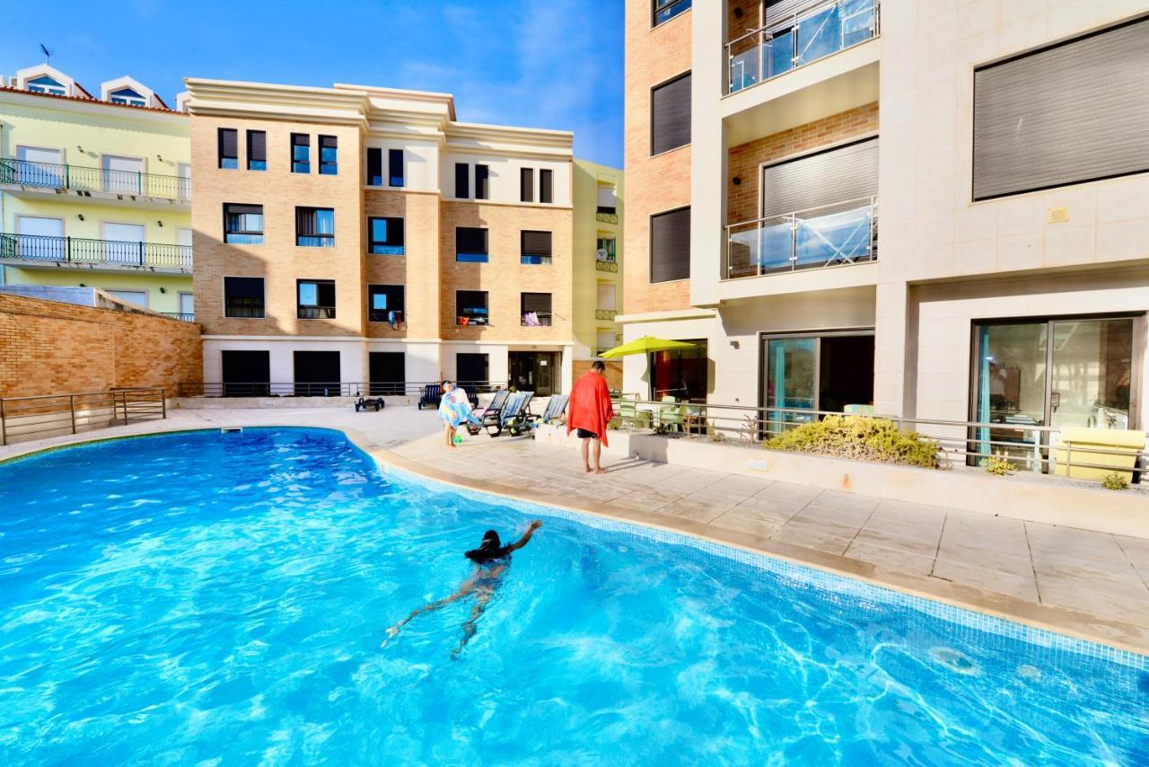 Silver - Apartment For 4 Guests 150M From Beach Sao Martinho do Porto Exterior photo
