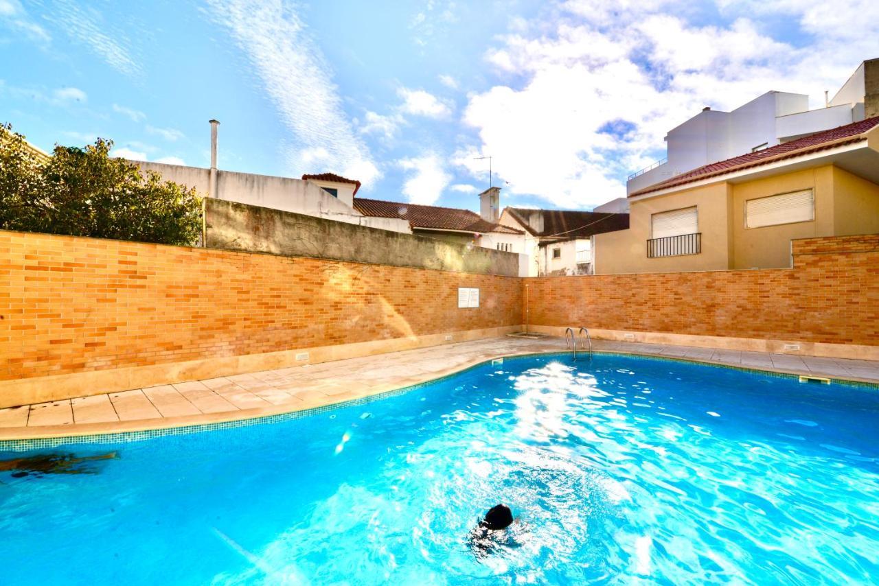 Silver - Apartment For 4 Guests 150M From Beach Sao Martinho do Porto Exterior photo