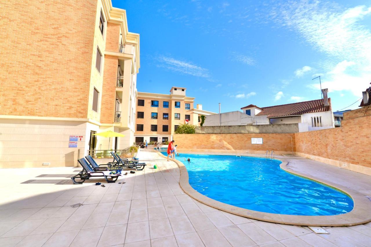 Silver - Apartment For 4 Guests 150M From Beach Sao Martinho do Porto Exterior photo